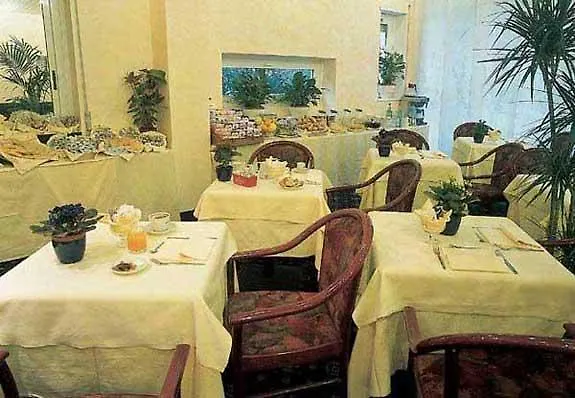 Hotel Fiera Congressi Milão 3*,